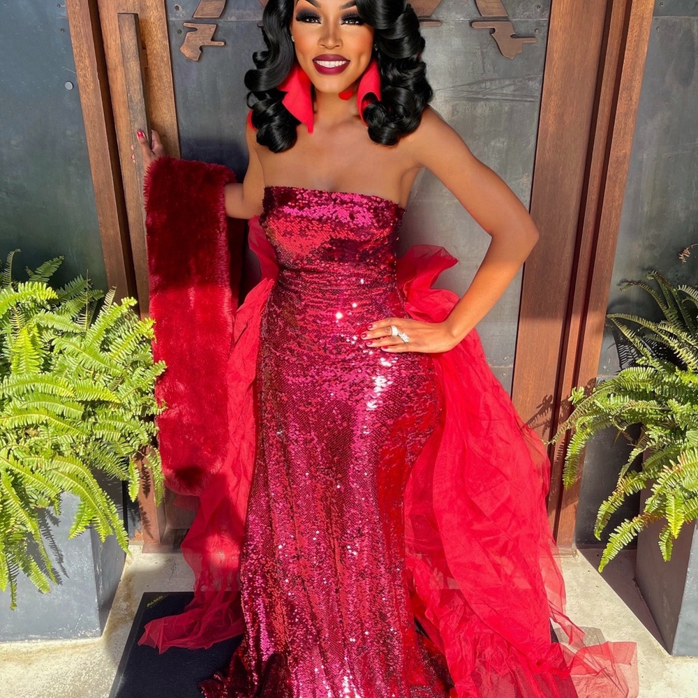 Glamorous Red Sequin Strapless Dress